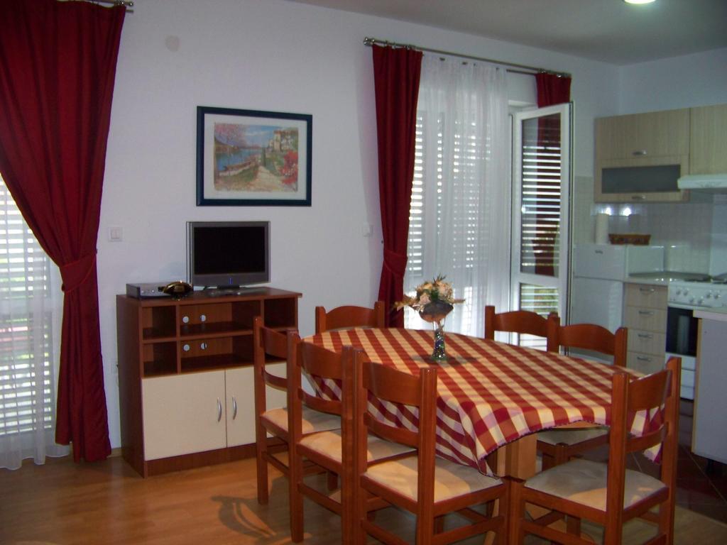 Apartments Bozikovic โปดสตรานา ห้อง รูปภาพ