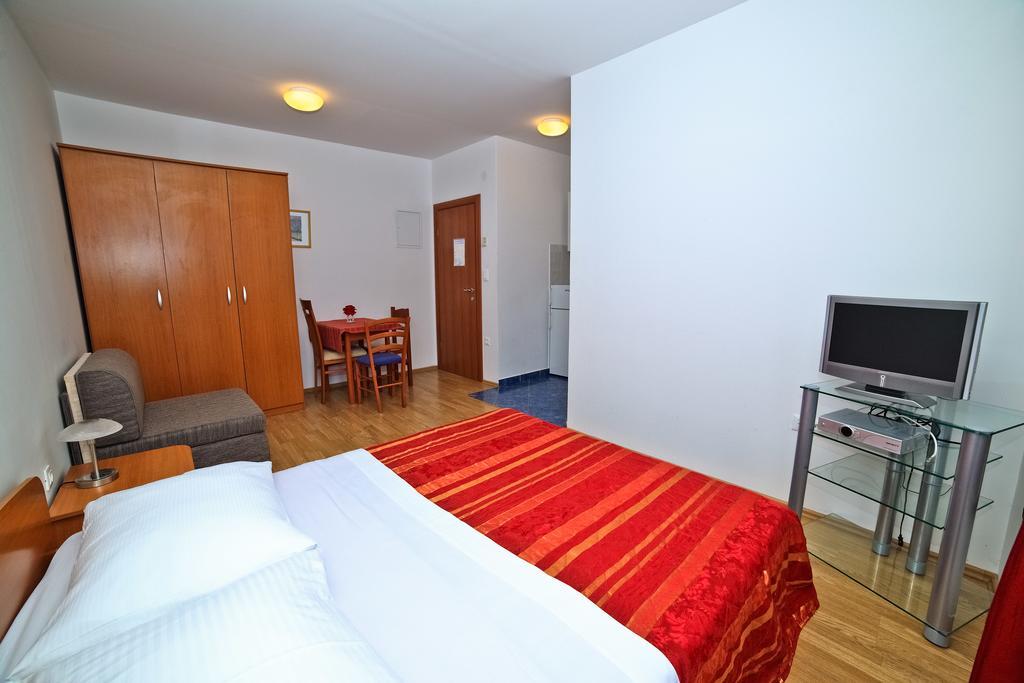 Apartments Bozikovic โปดสตรานา ภายนอก รูปภาพ